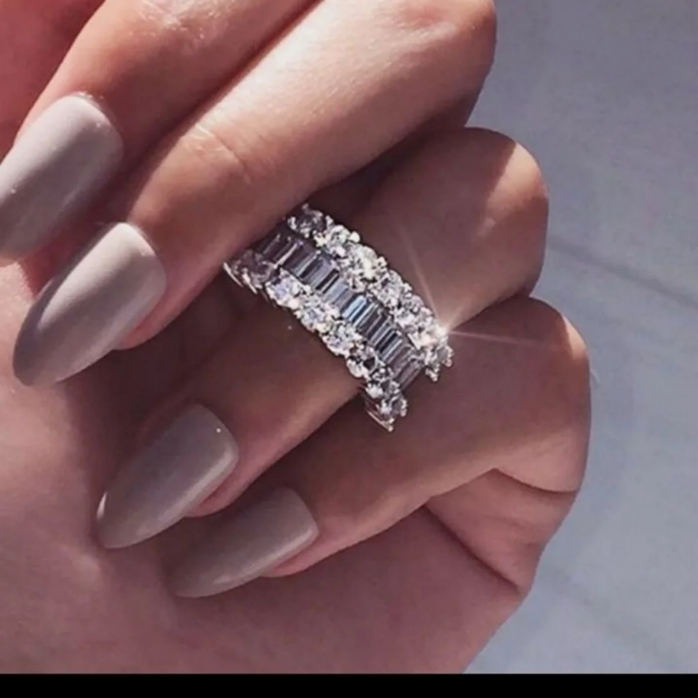 💜ETERNITY WEDDING BAND SIZES 7 & 9 NEW